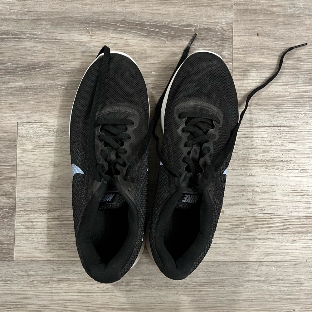 Nike Women’s Black and White Sneakers